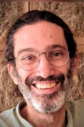 Read more about the article Amir Azulay